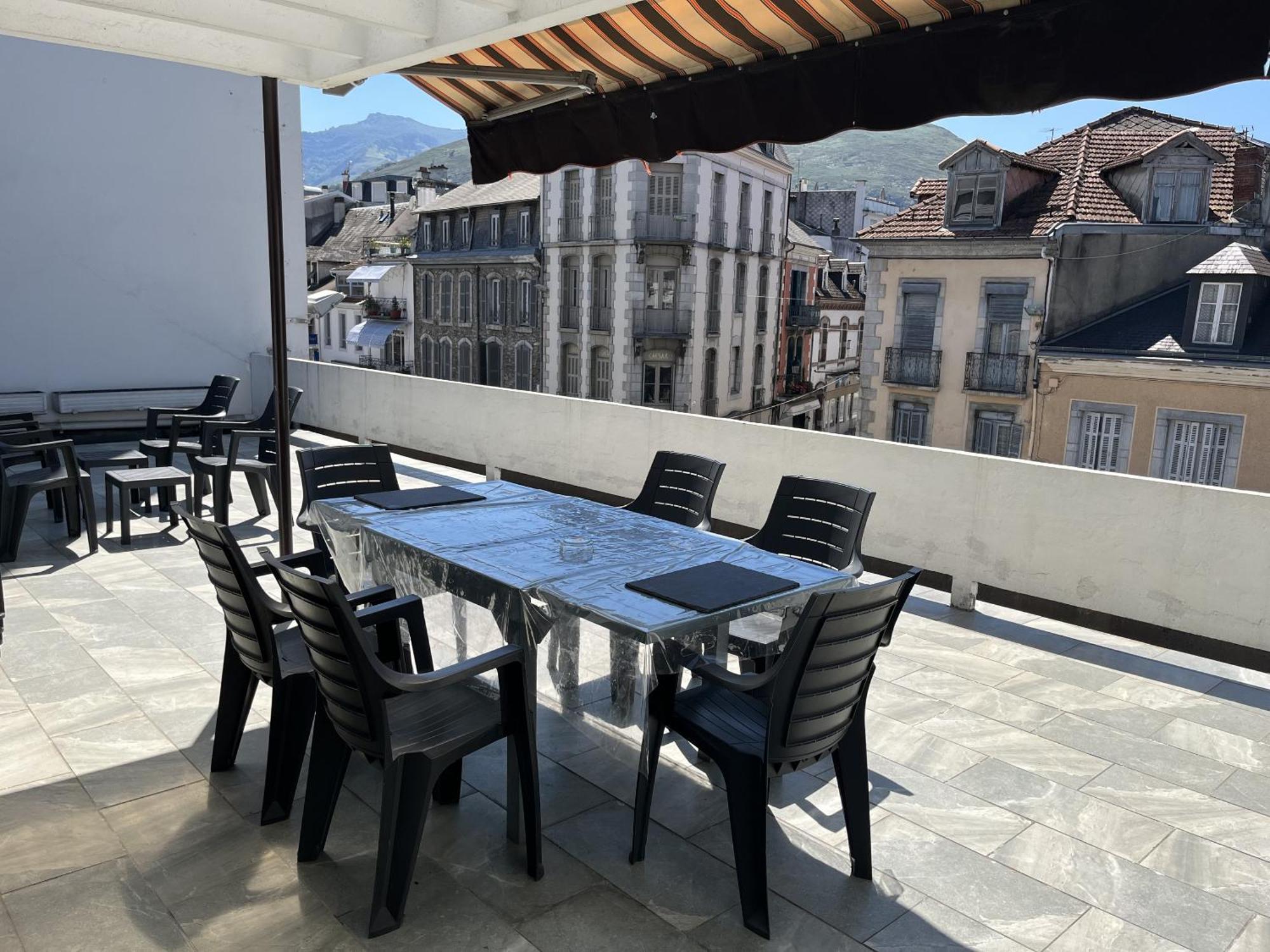 Appartement Le Soleil 140 M2 Climatise Parking Prive Proche Sanctuaires Lourdes Exterior foto